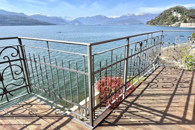 Maison lac Majeur avec vue sur les îles Borromées - Photo 8