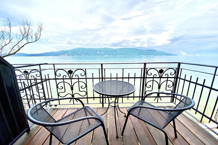 Maison lac Majeur avec vue sur les îles Borromées - Photo 16