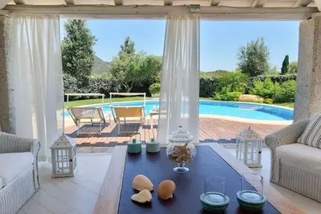 Villa Bougainvillea à Castiadas, 4 chambres piscine : photo 7