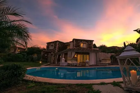 Villa Bougainvillea à Castiadas, 4 chambres piscine : photo 12
