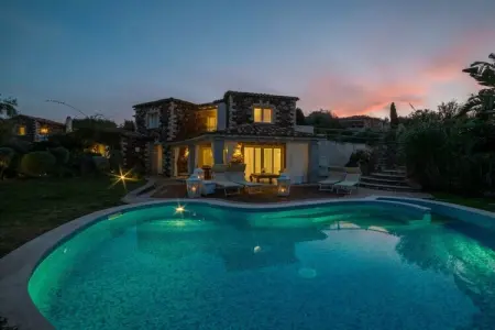 Villa Bougainvillea à Castiadas, 4 chambres piscine : photo 13