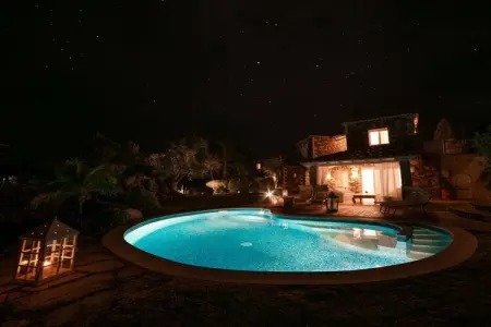 Villa Bougainvillea à Castiadas, 4 chambres piscine : photo 14
