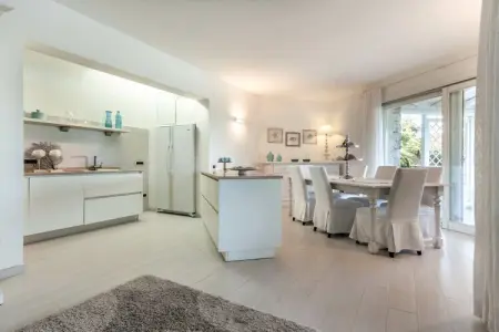 Villa Bougainvillea à Castiadas, 4 chambres piscine : photo 24