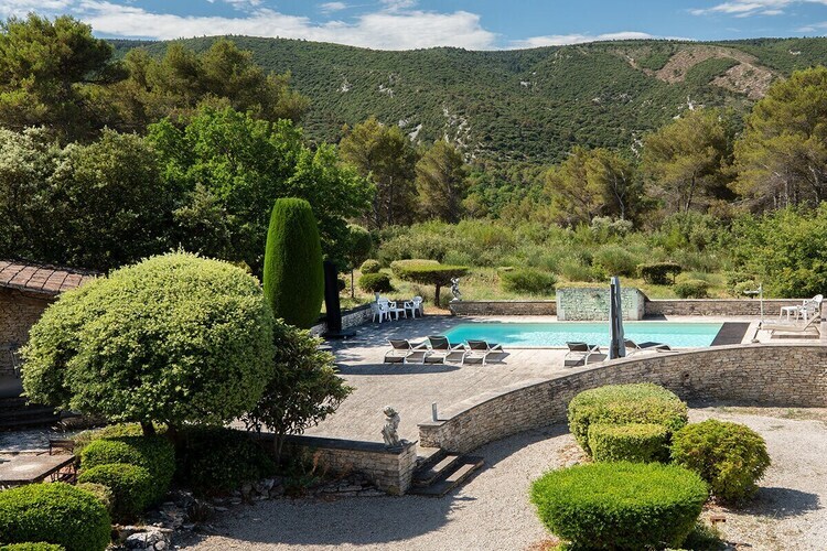 Gîte 5 chambres avec piscine entre Lacoste et Ménerbes - Photo 3