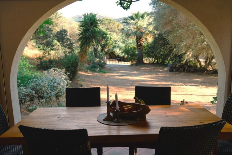 Villa Mûrier à Aregno, maison 6 pers. jardin méditerranéen - Photo 3