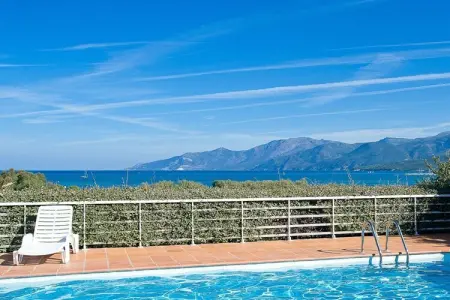 T2 avec vue golfe et piscine à Saint-Florent : photo 7