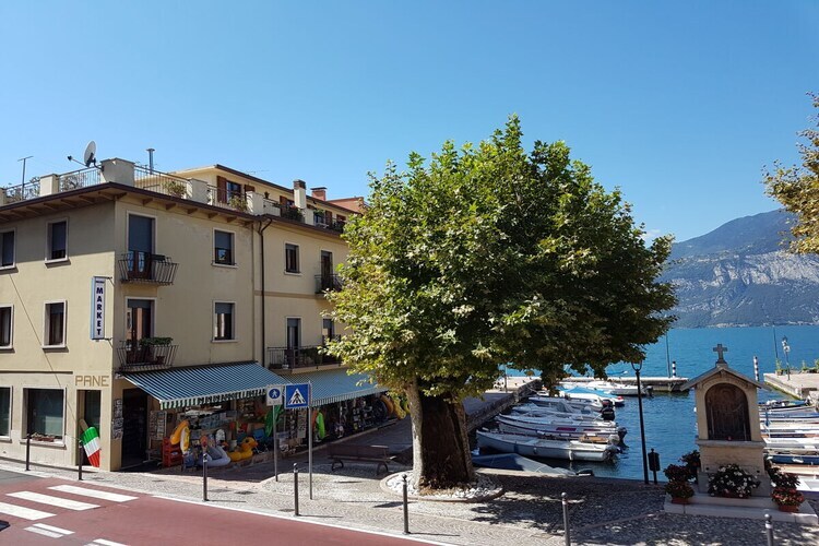 Casa Adua : appartement avec vue sur le port de Brenzone - Photo 2