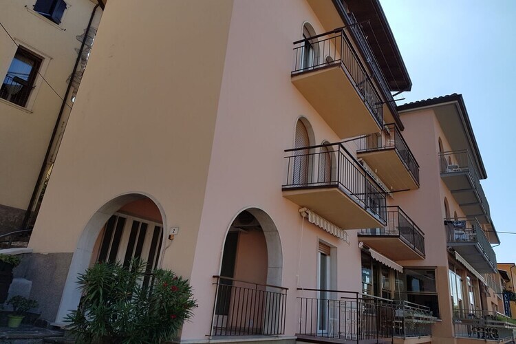 Casa Adua : appartement avec vue sur le port de Brenzone - Photo 8