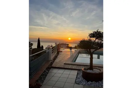 Maison avec piscine et vue baie de Roses, 3 chambres : photo 11