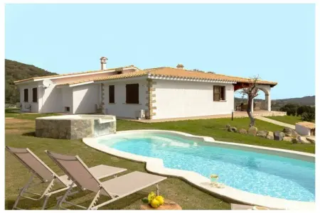 Villa 6 chambres avec piscine à Castiadas pour 14 personnes : photo 2