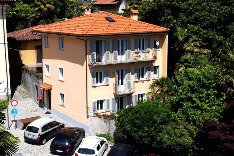 Maison 9 personnes sur la place de l'église à Cannero Riviera - Photo 1
