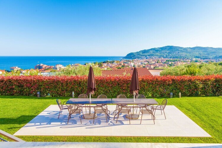Villa il Poggiolo : 3 appartements, piscine débordement à Diano Marina - Photo 4