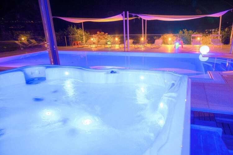 Villa il Poggiolo : 3 appartements, piscine débordement à Diano Marina - Photo 5