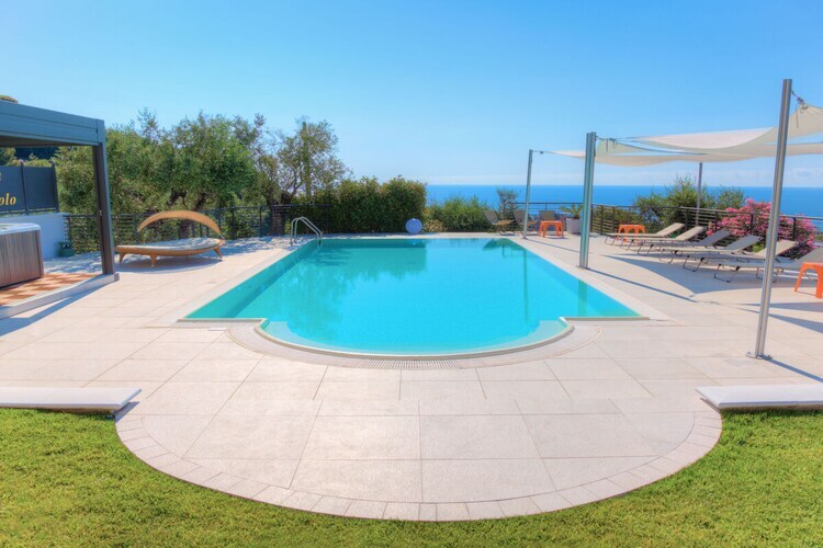 Villa il Poggiolo : 3 appartements, piscine débordement à Diano Marina - Photo 9