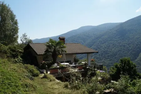Maison 2 pièces avec terrasse et piscine à Cavaglio Spoccia Gurrone : photo 3