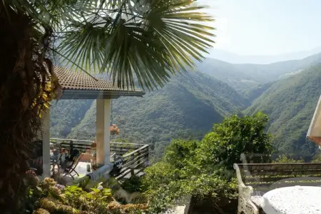 Maison 2 pièces avec terrasse et piscine à Cavaglio Spoccia Gurrone : photo 4