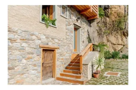 Chalet avec spa, piscine et vue lac à Dervio : photo 15
