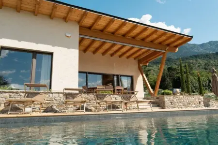545620, Maison de vacances à Colico avec piscine - Photo 1