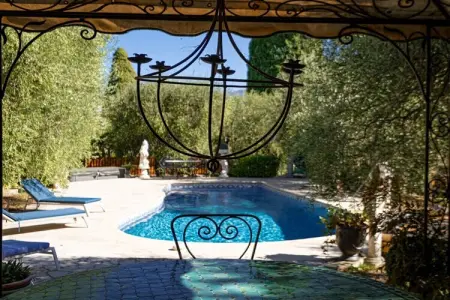 Maison climatisée avec piscine et spa à Grasse : photo 4