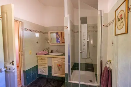 Maison climatisée avec piscine et spa à Grasse : photo 22