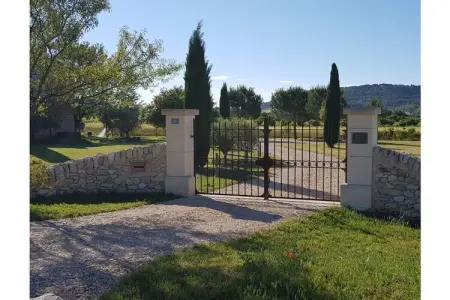 Le Mazet des Moineaux, maison provençale à Saint-Saturnin-les-Apt : photo 12