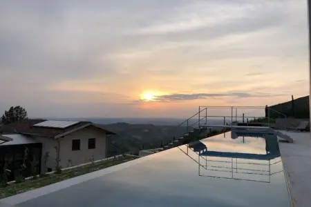 Maison 3 pièces avec piscine débordement à Treiso : photo 24