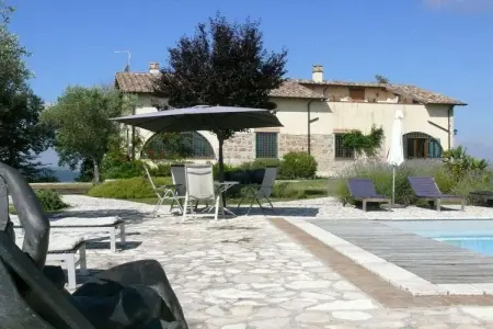 Location villa à Stimigliano, Villa à Stimigliano avec Wi-Fi