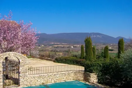 Location maison à Villars, Maison de village avec piscine et vue – 417 VIL