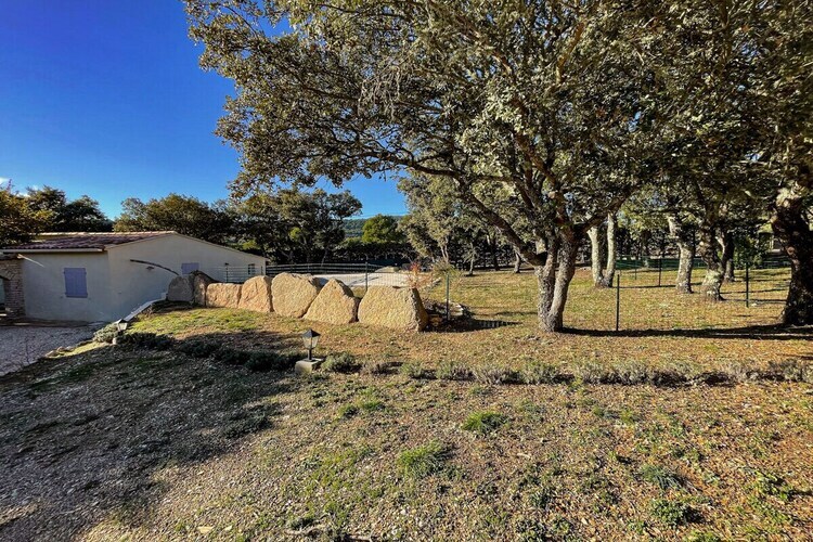 Gîte 4 personnes à Fox-Amphoux avec piscine - Photo 18