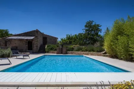 Location maison à Ansouis, Charmante maison de vacances avec piscine - 904 ANS