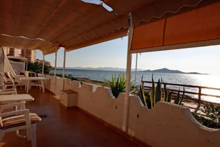 Bungalow face à la plage à La Manga del Mar Menor