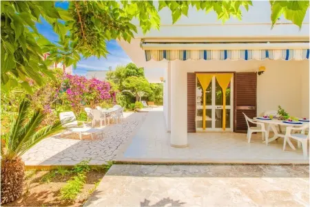 Villa Irene à Torre Santa Sabina, accès direct à la plage : photo 2