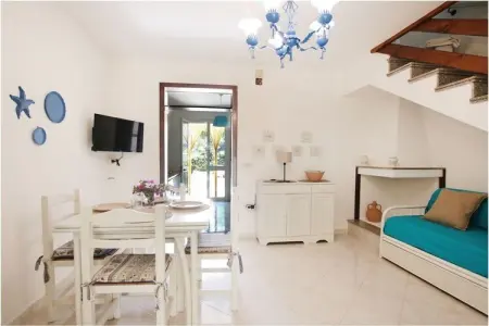Villa Irene à Torre Santa Sabina, accès direct à la plage : photo 6