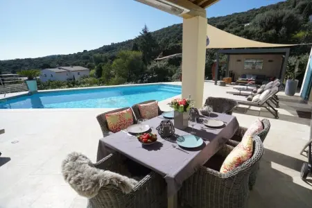 Villa 4 chambres avec piscine privée et vue mer : photo 4