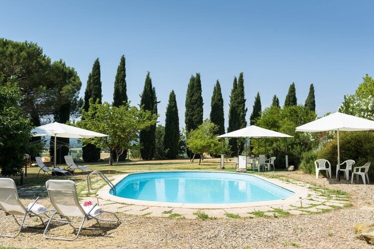 Villa I Cipressi en Toscane : 5 chambres, piscine et vue panoramique - Photo 3