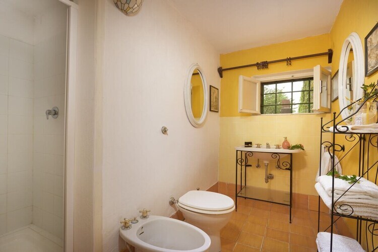 Villa I Cipressi en Toscane : 5 chambres, piscine et vue panoramique - Photo 35