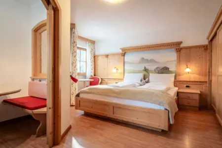 Studio Diego à Santa Cristina, vue sur le Sassolungo : photo 15
