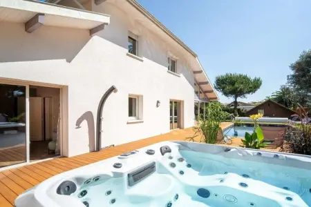 Villa 5 chambres avec piscine et spa à Vieux-Boucau : photo 4