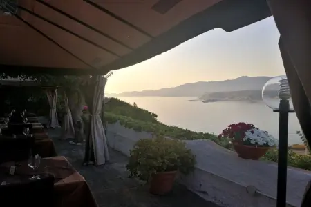 Maison Porto Alabe, vue mer et balcon salon : photo 39