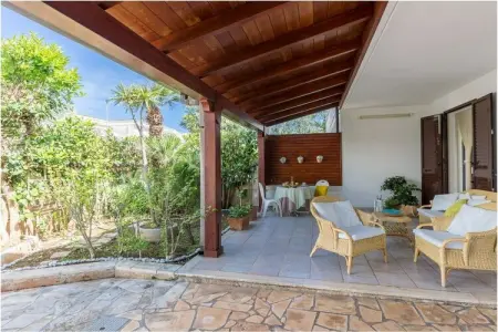 Villa Anna à Torre Santa Sabina, 450 m de la plage : photo 2