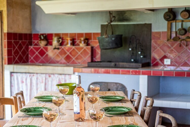 Gîte 8 personnes avec piscine et cuisine d'été à Fox-Amphoux - Photo 10