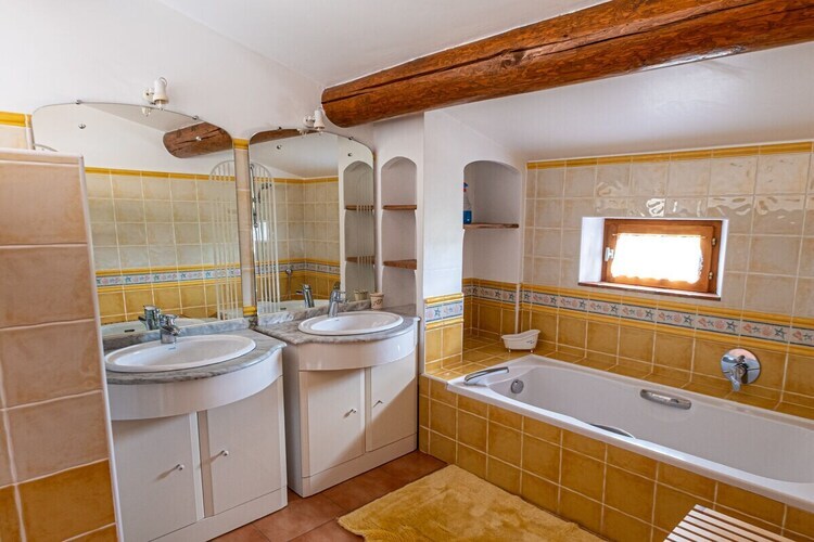 Gîte 8 personnes avec piscine et cuisine d'été à Fox-Amphoux - Photo 22
