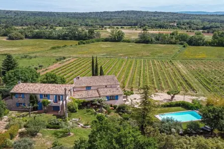 Gîte 8 personnes avec piscine et cuisine d'été à Fox-Amphoux