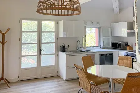 Maison climatisée Aups, piscine eau salée et jeux : photo 15