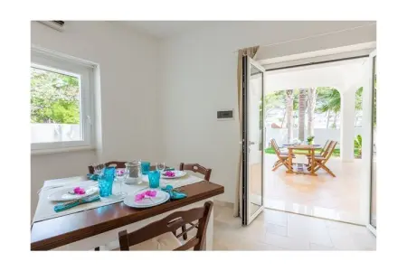 Maison Ferreri à Specchiolla, jardin clos à 350m de la plage : photo 8
