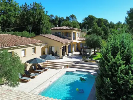 Location maison à Lorgues, Villa au calme, piscine et proche d'une village