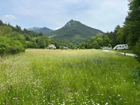 Maison 80 m² avec terrasse et barbecue à Castellane : photo 9