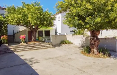 Maison 10 personnes avec piscine privée à Nîmes : photo 2