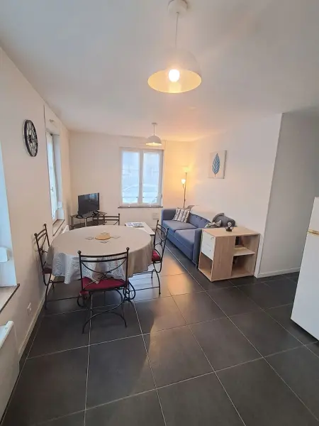 Appartement de plain-pied 30 m² au centre de Lisieux : photo 1