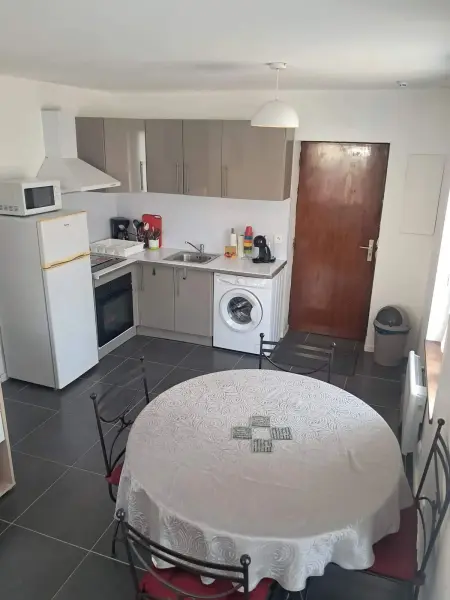 Appartement de plain-pied 30 m² au centre de Lisieux : photo 3